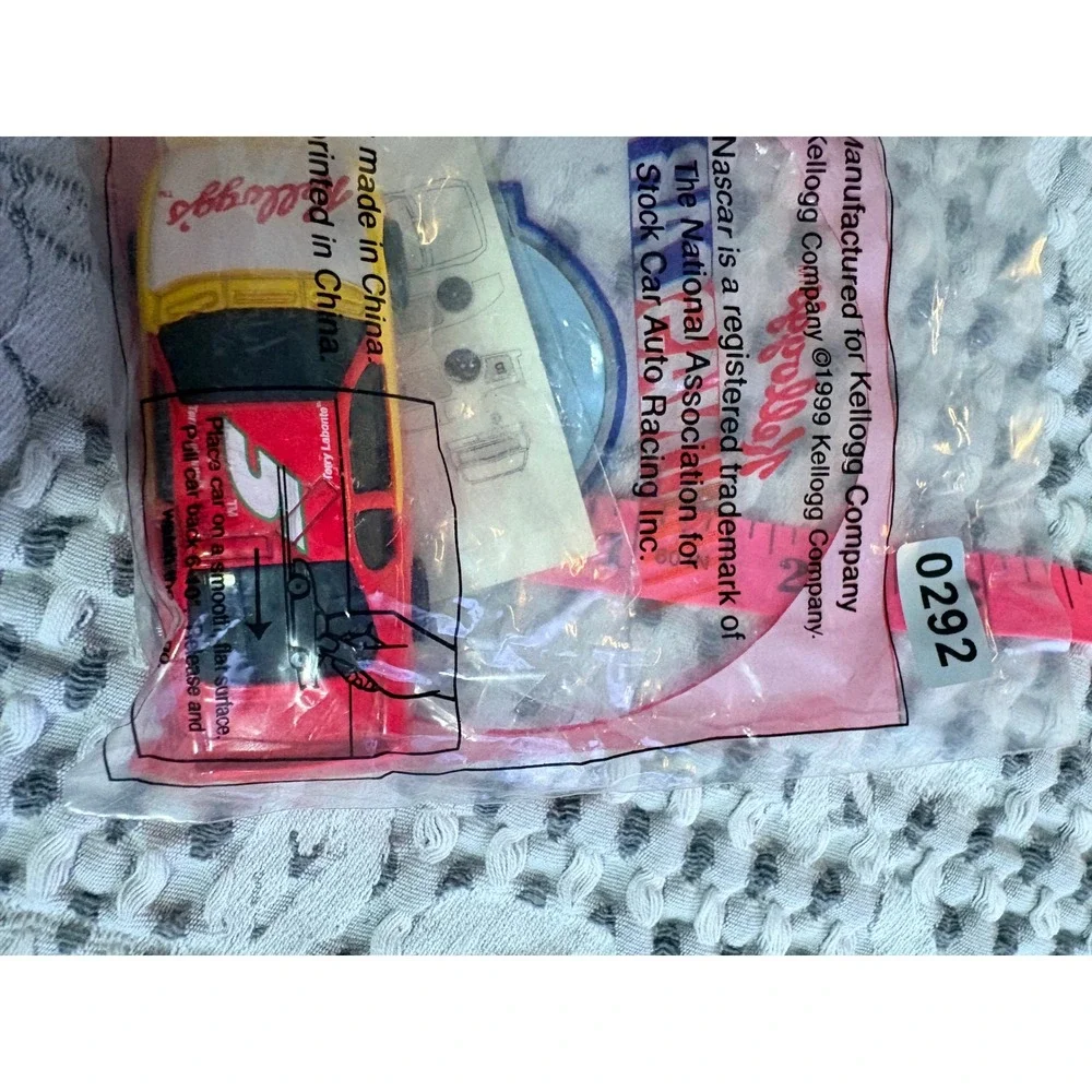 Vintage 1999 Kellogg's NASCAR Pull 'N Go Car Terry Labonte #5 Sealed New